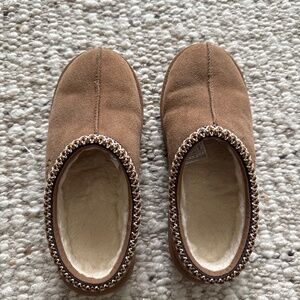 UGG Kids' Tasman II Embroidered Slipper